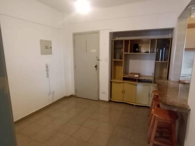 #827 - Apartamento para Locação em Santos - SP - 2